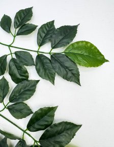 Лист гибридной розы, искусственные цветы и декор КалинаКрас