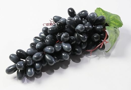 Гроздь винограда черного "Сочи" от магазина KALINA являющийся официальным дистрибьютором в России 