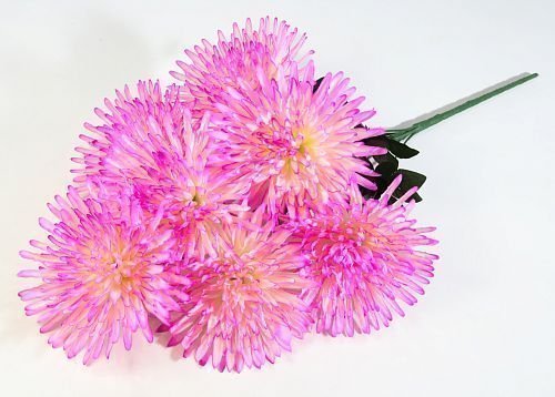 Букет хризантем "Гермес" 7 цветков от магазина KALINA являющийся официальным дистрибьютором в России 