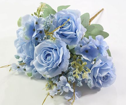 Букет роз "Дилара" голубой 13 веток от магазина KALINA являющийся официальным дистрибьютором в России 