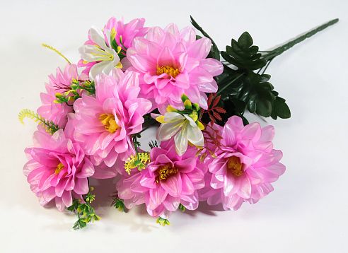 Букет георгин "Бамбино" 7 цветков от магазина KALINA являющийся официальным дистрибьютором в России 